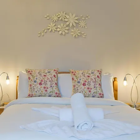 Imperial Horseferry Road Apartment